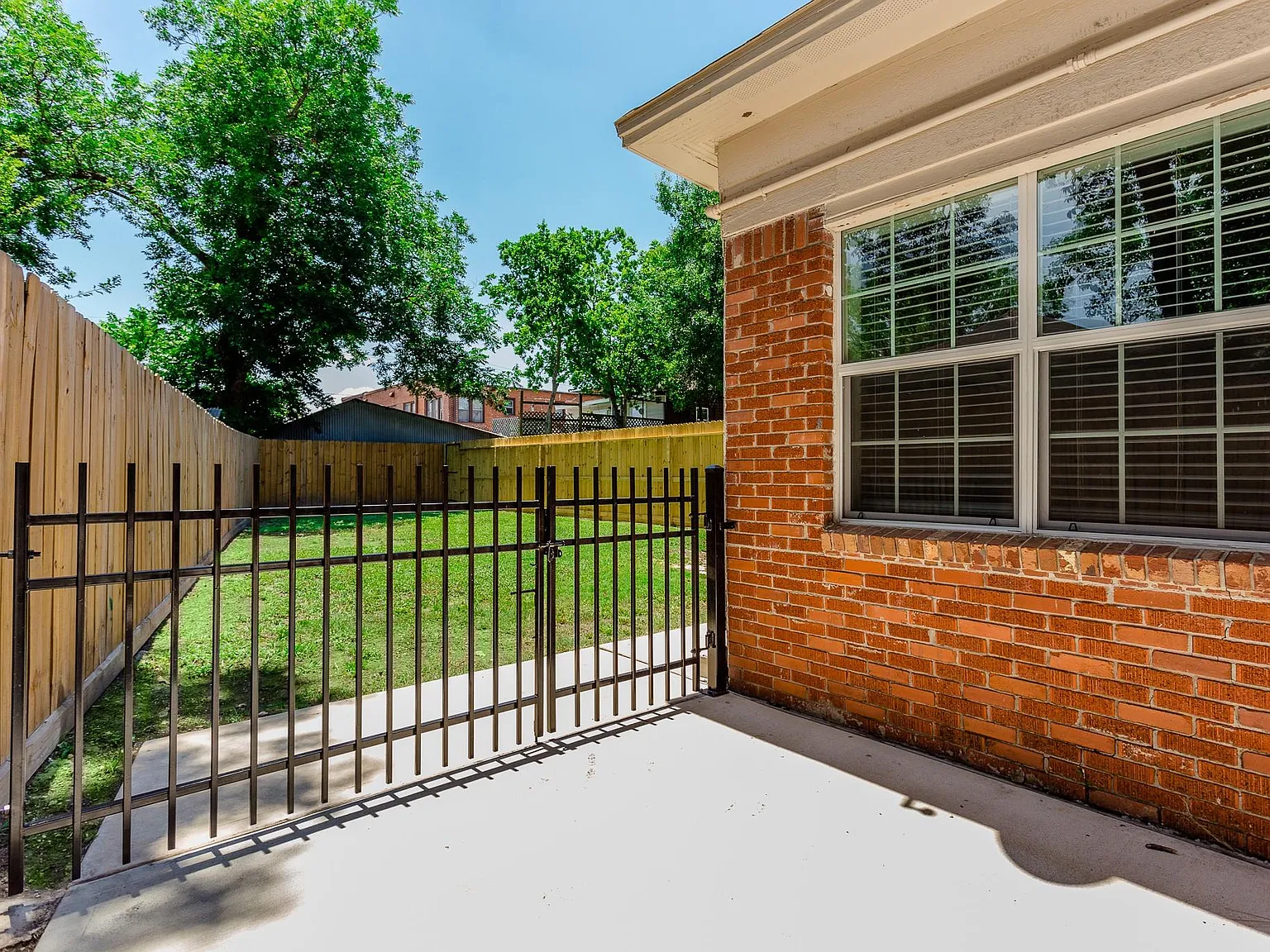 1 bed, 1.0 bath, 800 sqft, $1,425 — Photo 2