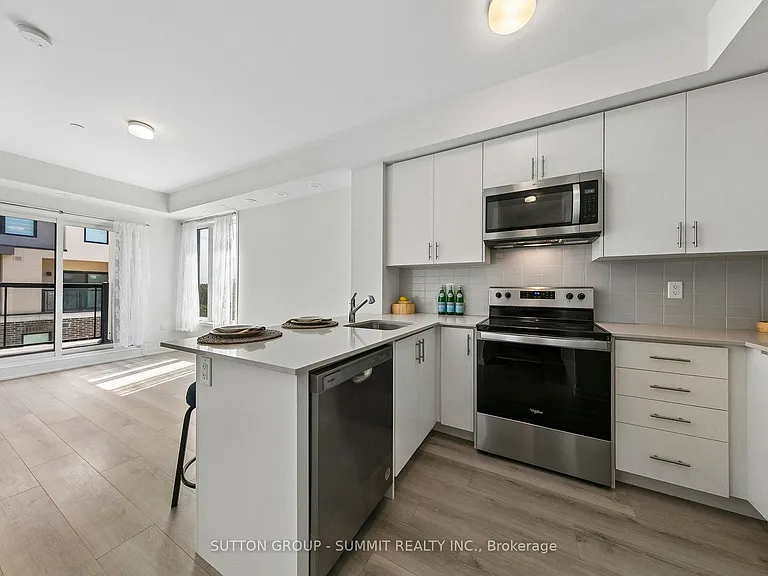 3556 Colonial Dr #16 — Photo 15