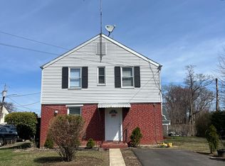 27-29 Benson Ter #27-29, Bridgeport, CT 06606