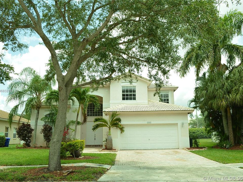 1st image of 17021 NW 17th St
