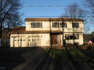 41 Hillview Dr, Hudson Falls, NY 12839