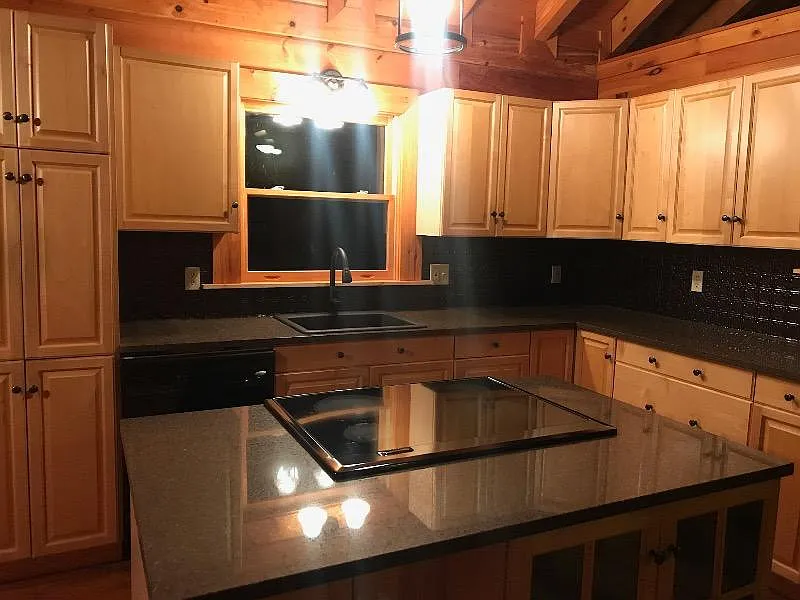 Top unit's kitchen - Highway 2