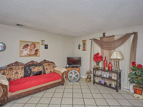 4th image of 14235 Arrowhead Dr