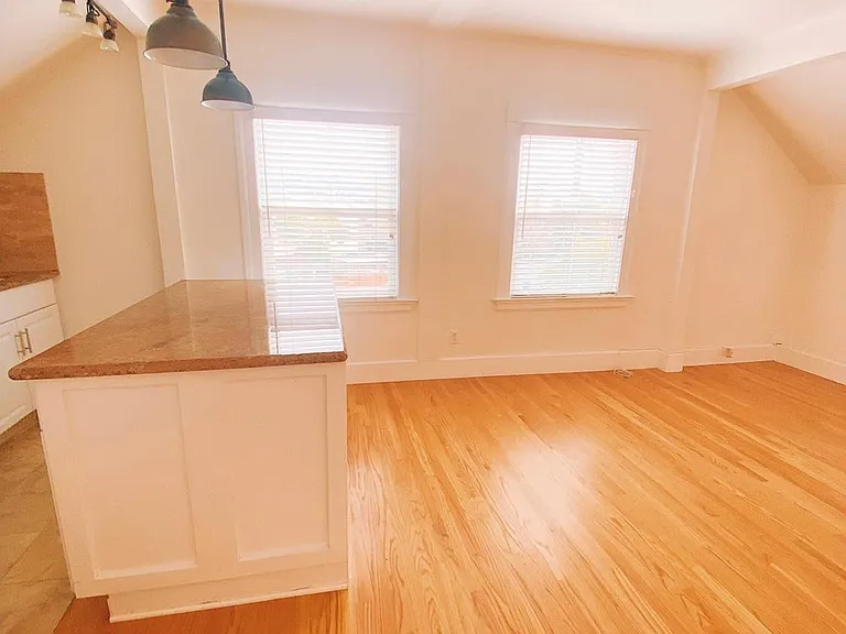 5463B Lawton Ave — Photo 8