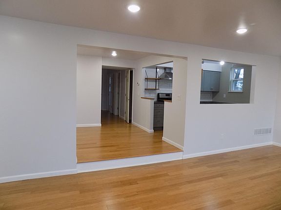 Open floor plan living/dining/kitchen