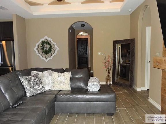 2nd image of 404 Lavaca Dr