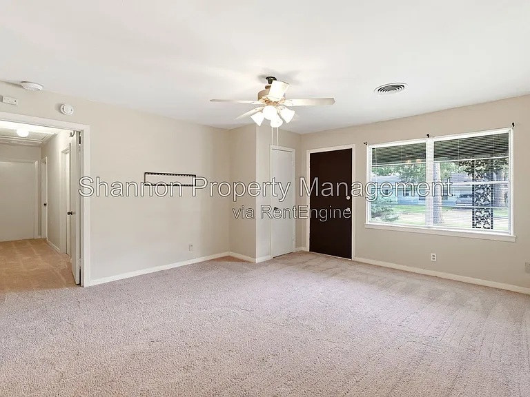 8406 Highcrest Dr — Photo 4