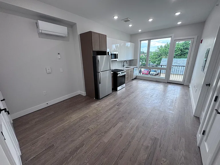 40 Lembeck Ave #306 — Photo 6