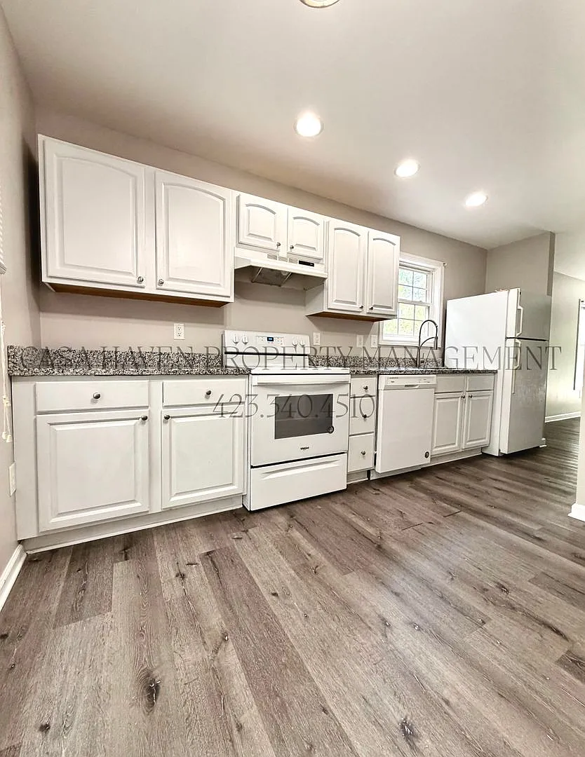1522 Linden Ave 2 Bed / 2.5 Bath | Johnson City, TN — Photo 4