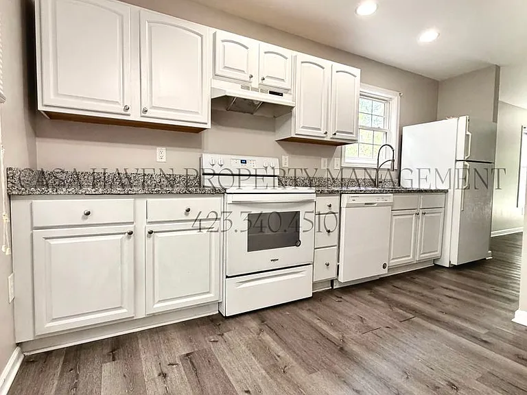 1522 Linden Ave — Photo 4