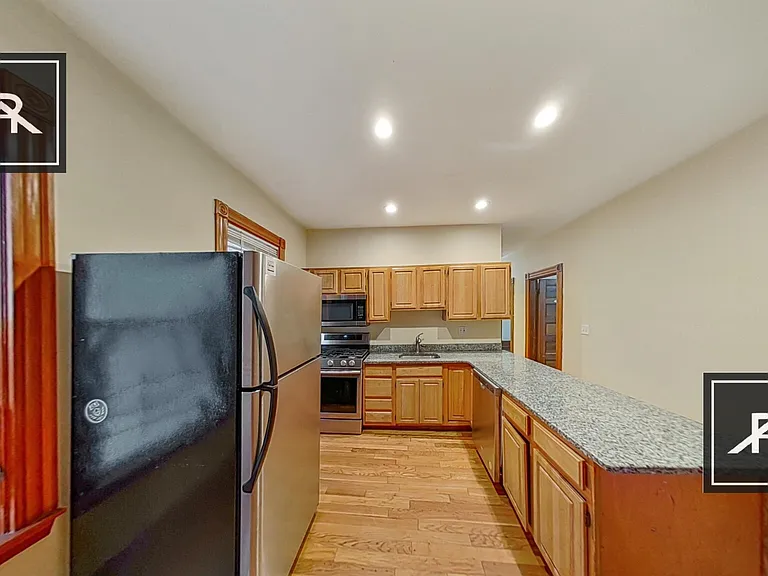 8 Carmel St #1 — Photo 1
