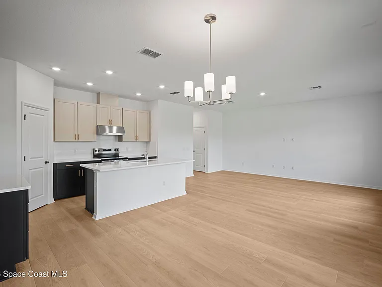 4374 Masthead Ave — Photo 12