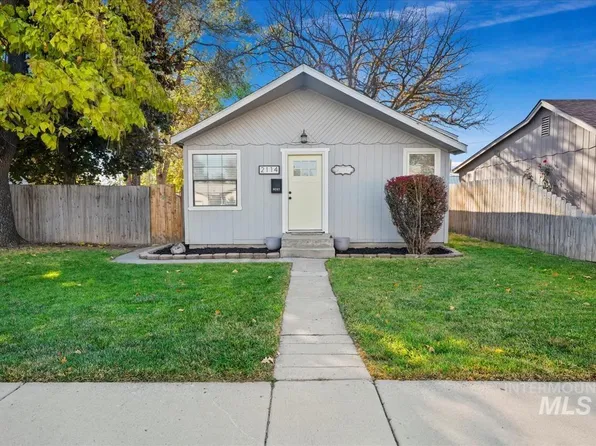 2114 E Oak St, Caldwell, ID 83605