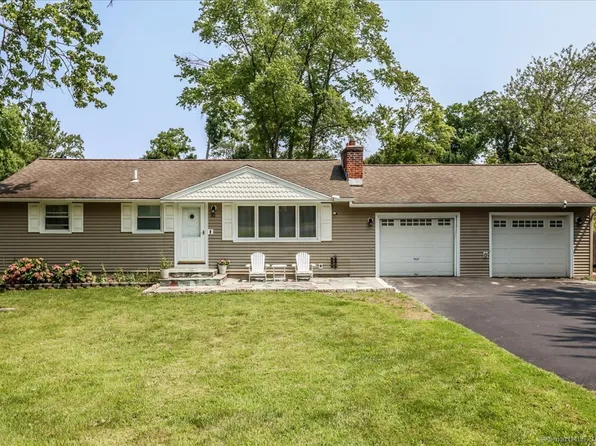 32 North Pleasant Rise, Brookfield, CT 06804