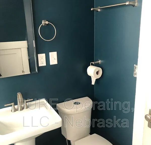 5012 Burt St — Photo 16