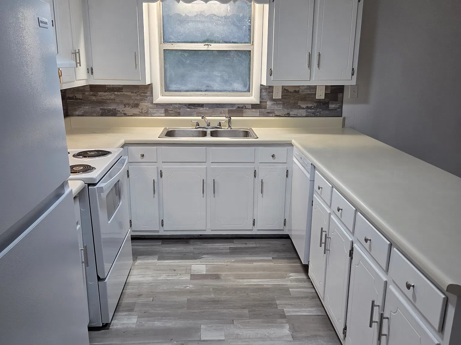 2 bed, 800 sqft, $950 — Photo 2