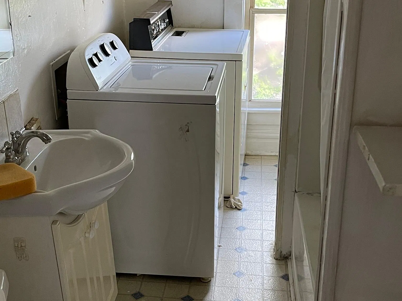 2 bed, 650 sqft, $1,000 — Photo 3