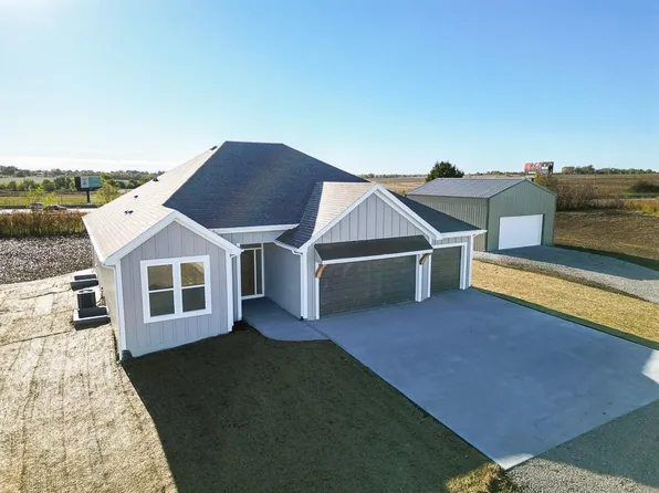 16900 163rd St, Basehor, KS 66007