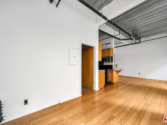 5th image of 312 W 5th St APT 1121