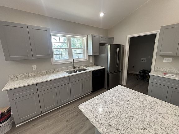 4th image of 330 Wilson Rd