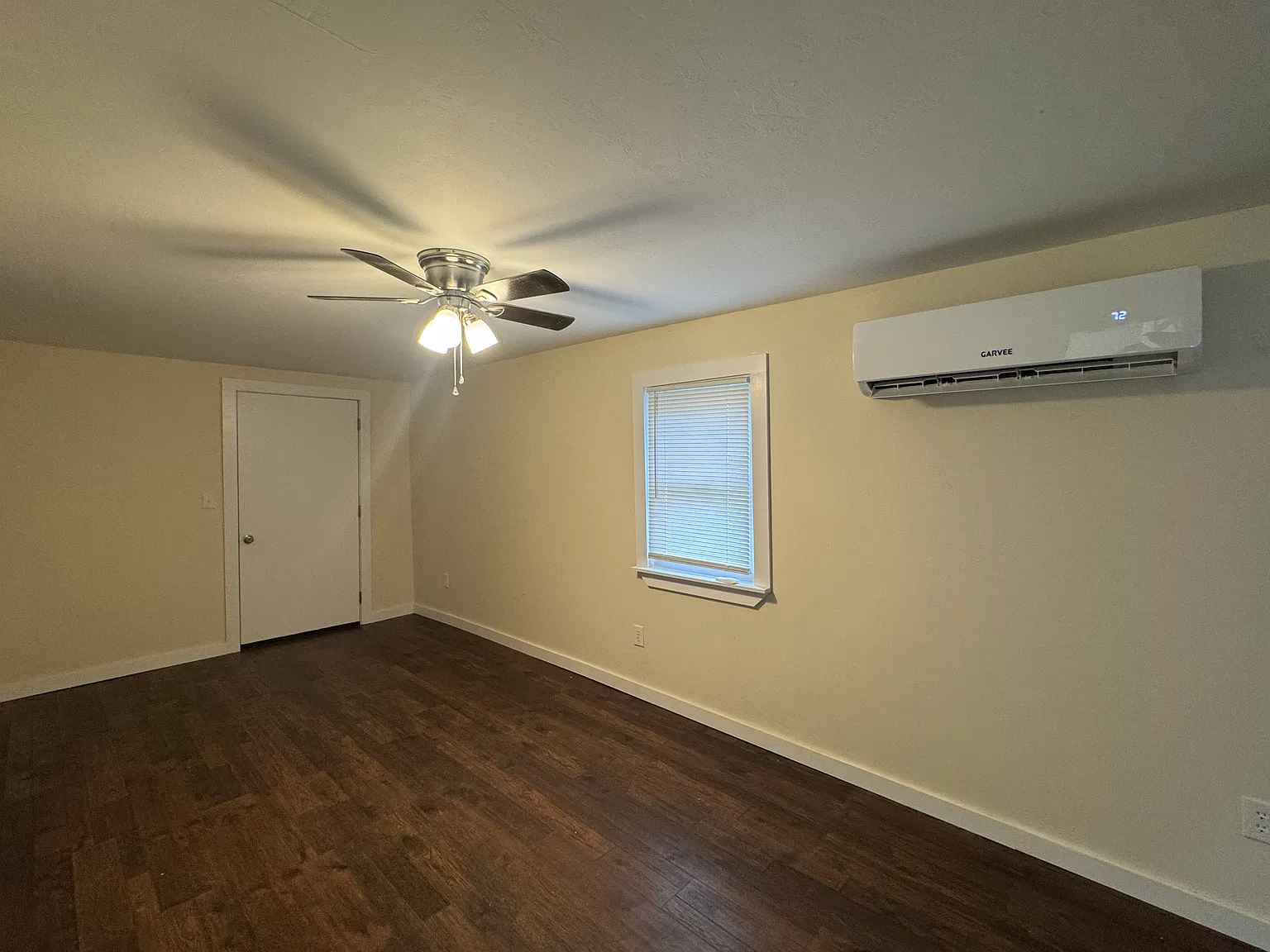 3 bed, 1250 sqft, $1,450 — Photo 2