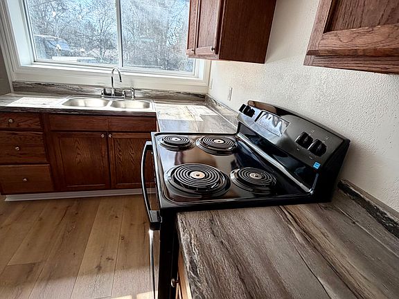 4th image of 711 W Eastland St #C