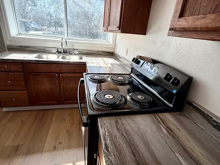 711 W Eastland St #C — Photo 4