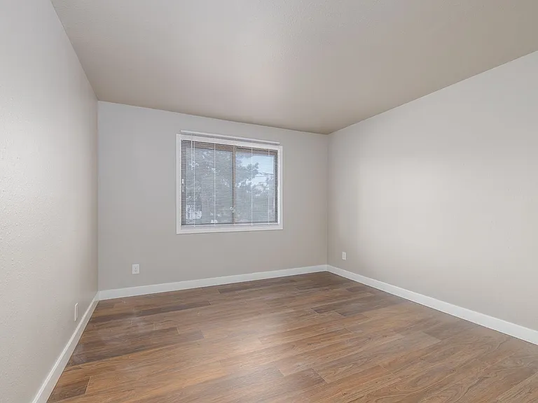 1105 Rock Ave — Photo 17