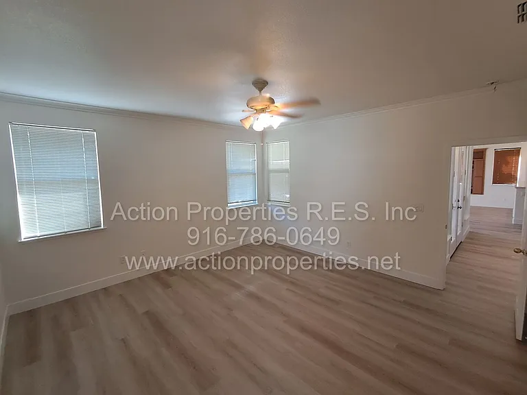 6145 Crater Lake Dr — Photo 28
