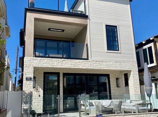 203 Sapphire Ave, Newport Beach, CA 92662