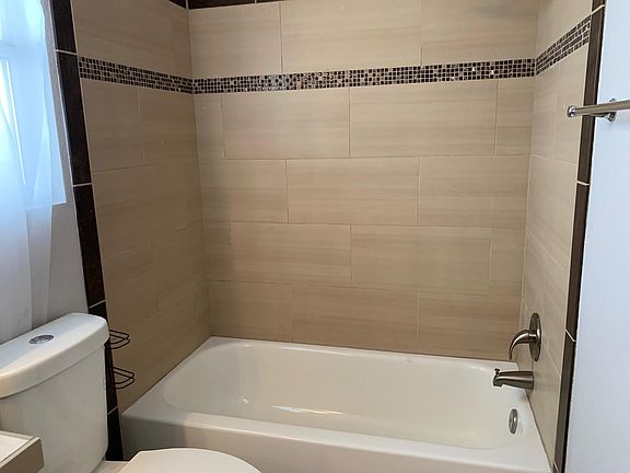 4th image of 1308 Torington Dr