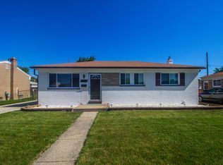 15975 Common Rd, Roseville, MI 48066