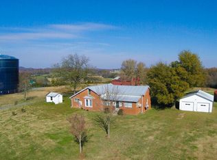 1880 Old Sinking Creek Rd, Greenback, TN 37742