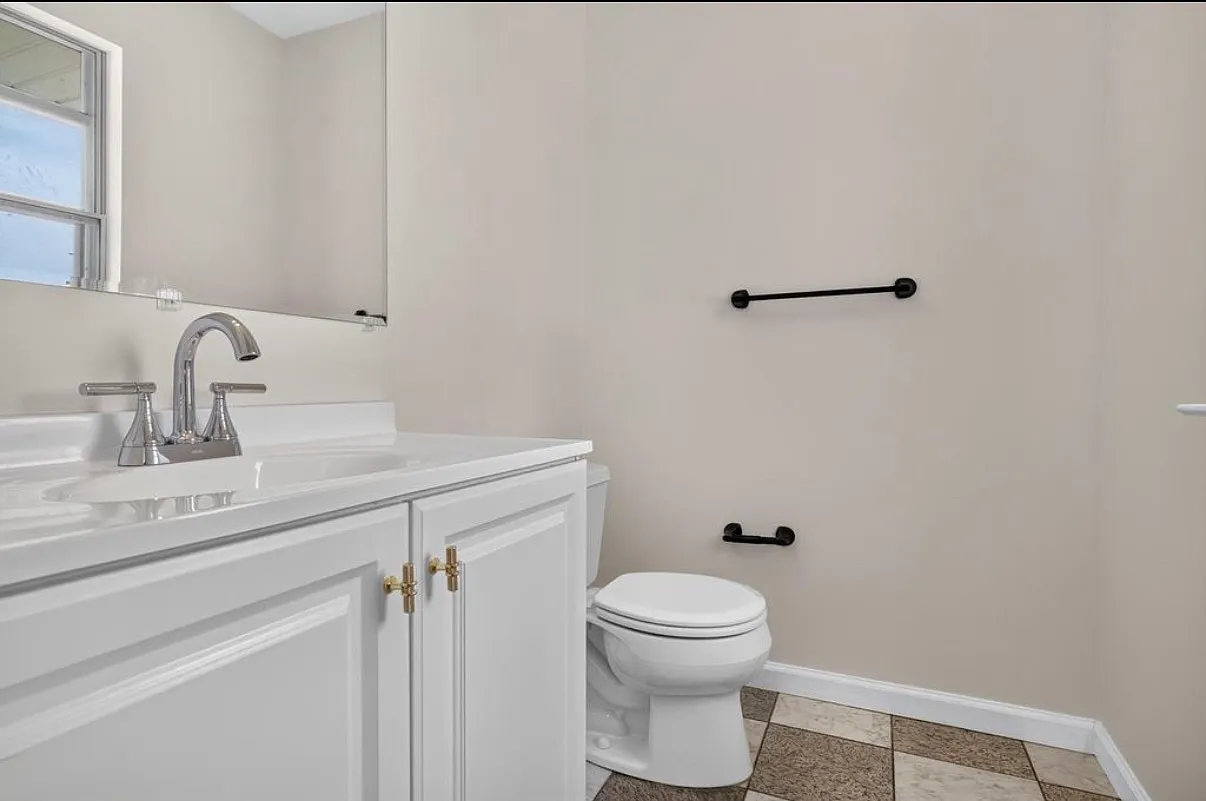 3 bed, 2.5 bath, 1863 sqft, $2,950 — Photo 4