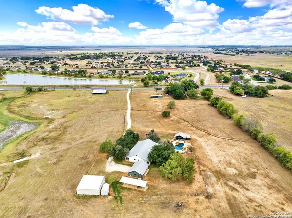 15910 FM 463 ESM, Lytle, TX 78052