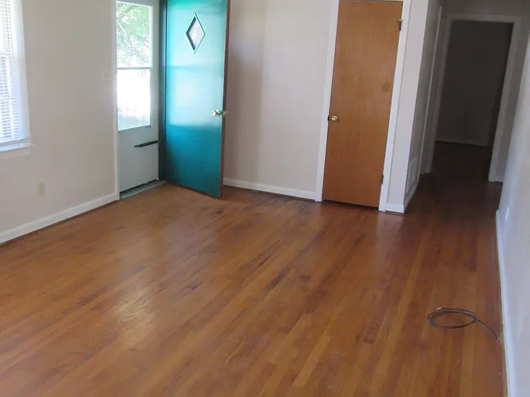 5242 Morwanda St NW — Photo 3