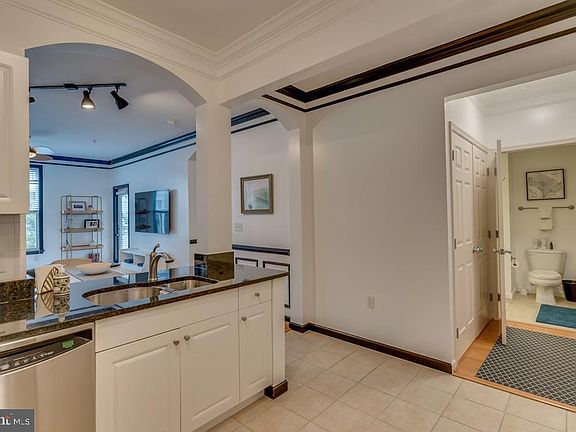 4th image of 31 Booth St Unit 356