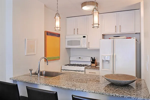 Rented by Corcoran | media 18