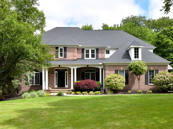 7940 Bainbrook Dr, Chagrin Falls, OH 44023