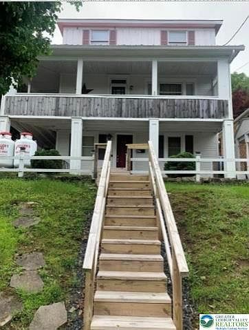 1st image of 421 E Railroad St