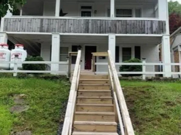 421 E Railroad St, Nesquehoning, PA 18240