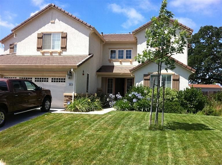 1st image of 533 Sherbourne Ln