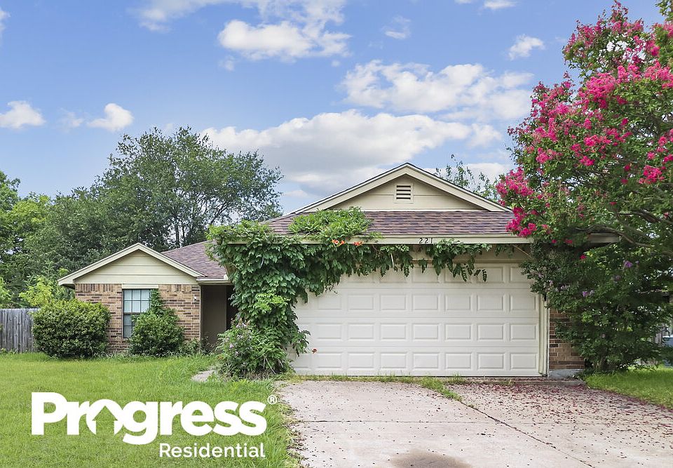 1st image of 221 Myrtle Dr