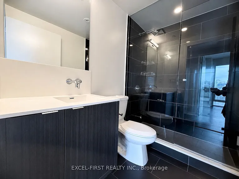 88 Harbour St #3704 — Photo 10