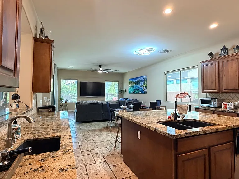 1518 E Hazel Dr — Photo 8