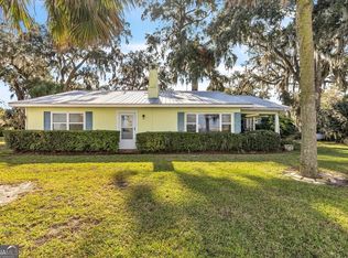 523 Hickory Bluff Dr, Waverly, GA 31565