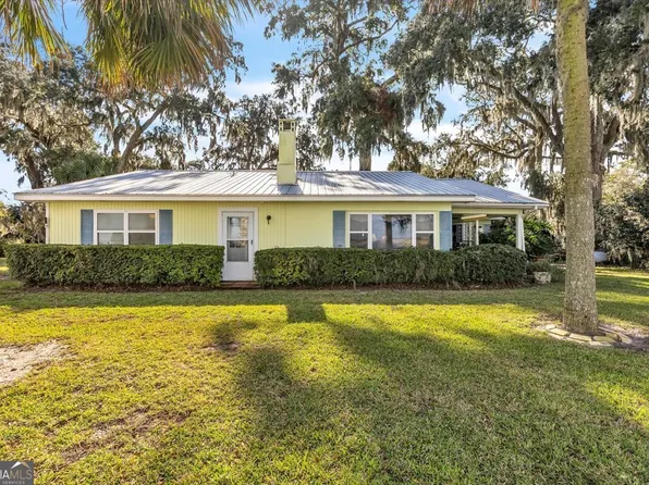 523 Hickory Bluff Dr, Waverly, GA 31565