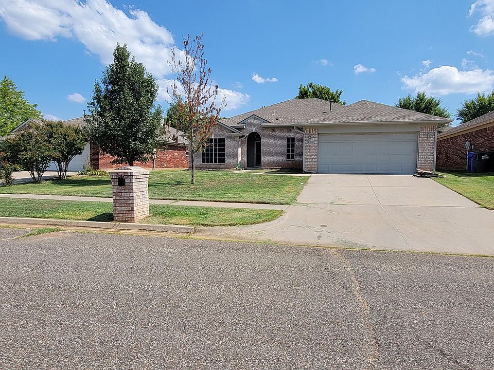 1st image of 209 Mountain Oaks Dr