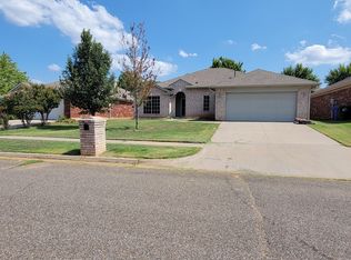 209 Mountain Oaks Dr, Norman, OK 73071