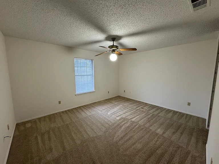 1414 Chapel Ridge Rd — Photo 7